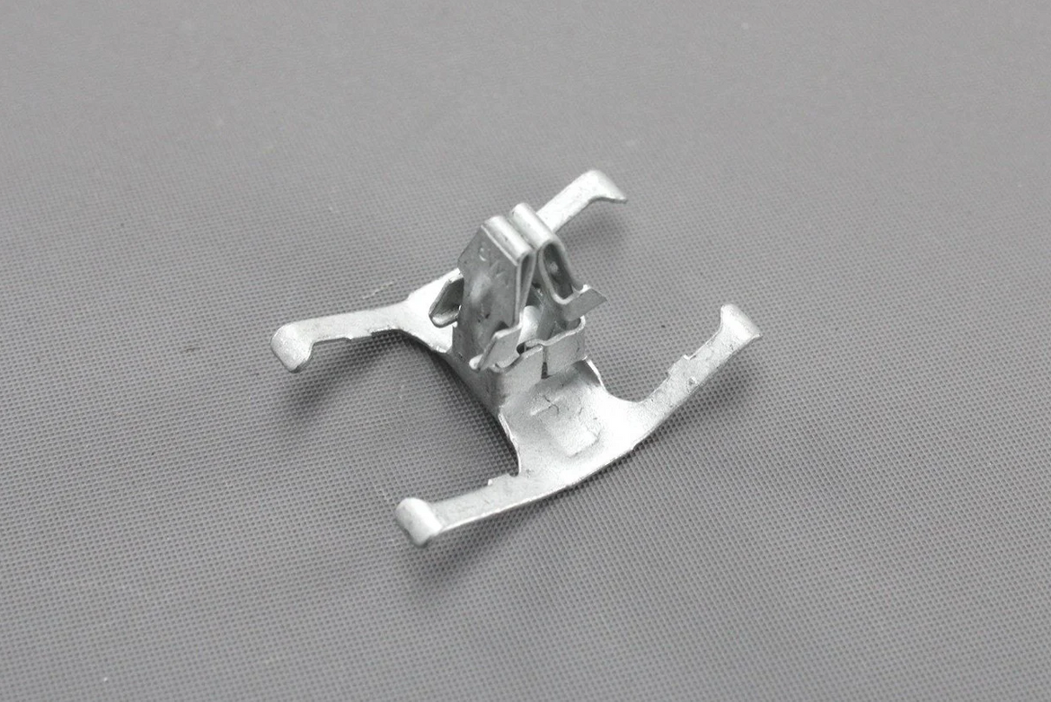 Cum se desfac clemele airbagurilor cortină Skoda Octavia 3