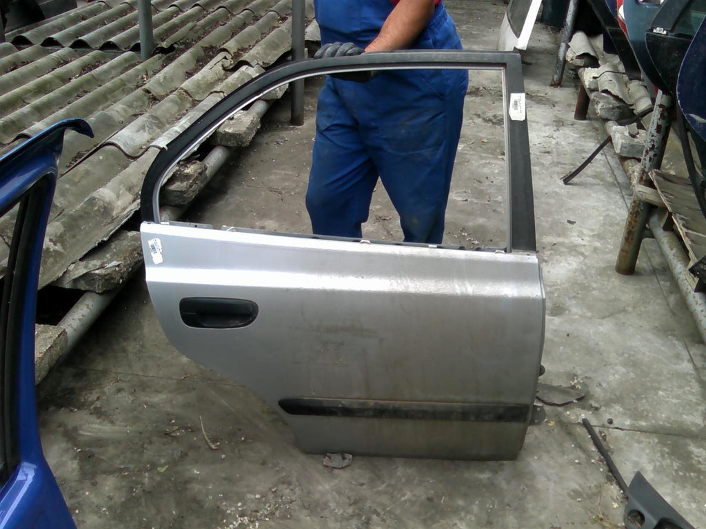 usa dreapta spate fara geam Hyundai Accent, an 2004