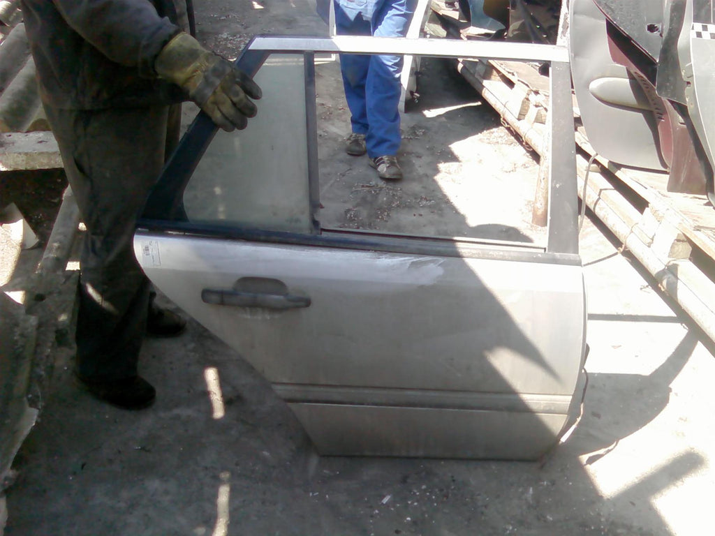 usa dreapta spate completa Mercedes Cclass W202