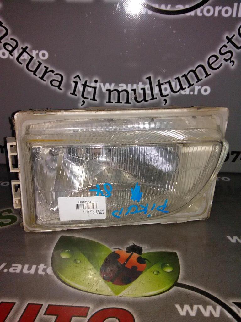 far stanga Dacia Pick up