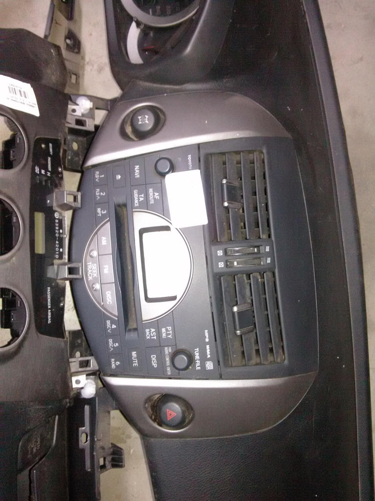cd player Toyota Rav 4, 2.2D, an 2007