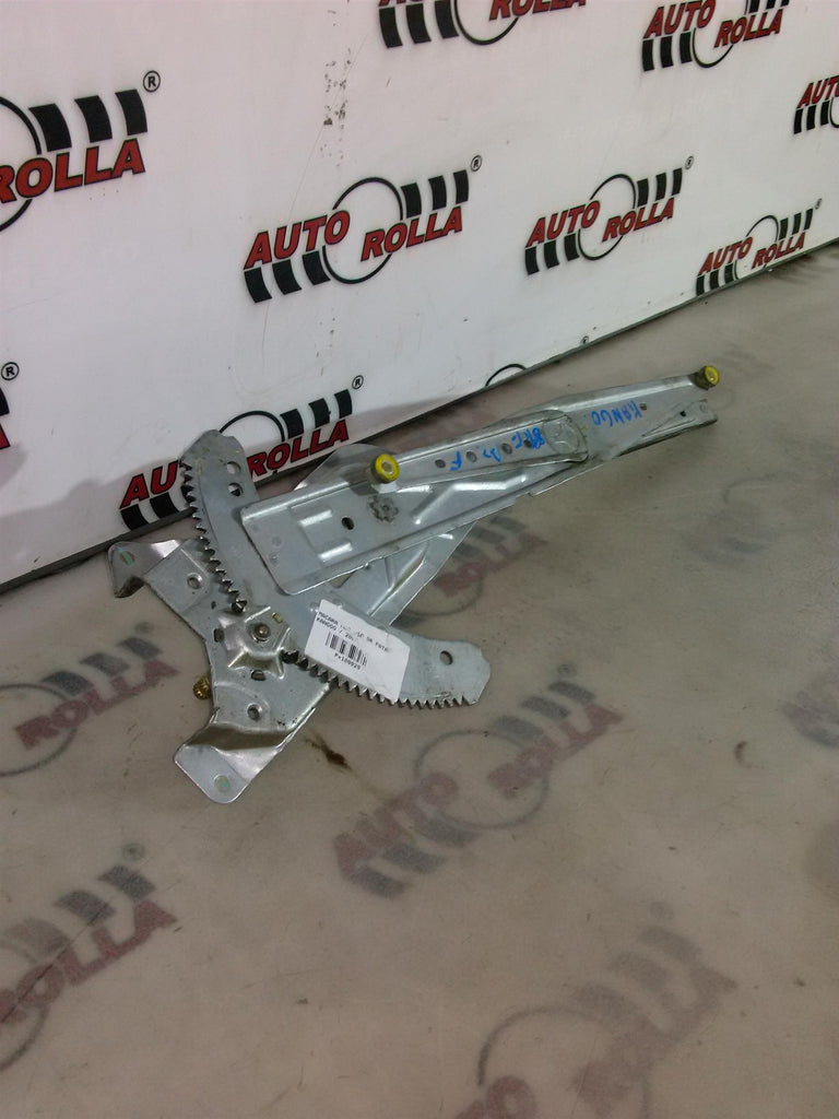 macara mecanica usa dreapta fata Renault Kangoo, an 2006