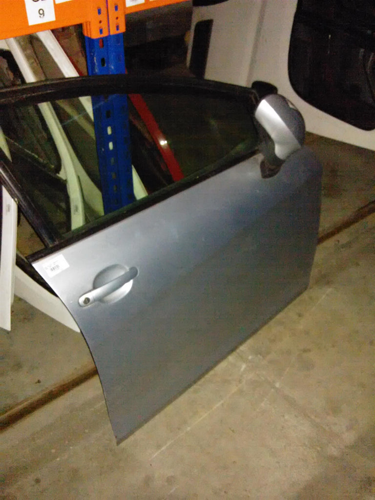 usa dreapta fata completa Seat Leon, an 2011