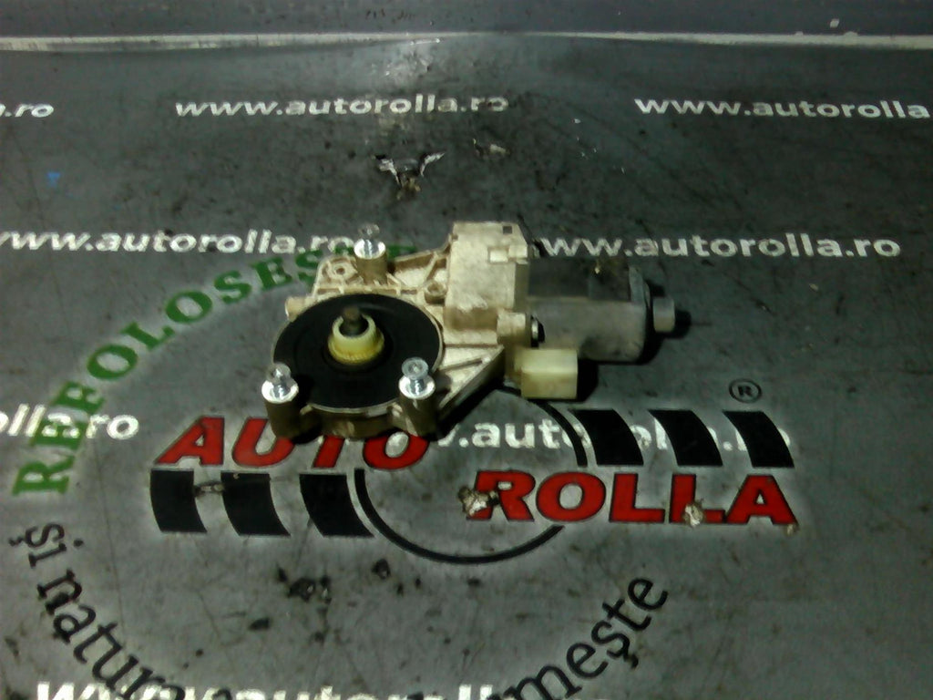 motoras macara stinga fata Mercedes Vito, an 2002