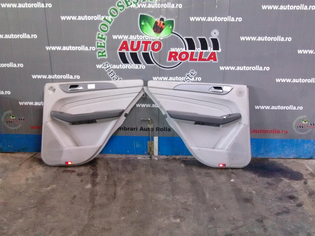 tapiterie usa dreapta spate Mercedes ML W166, an 2014
