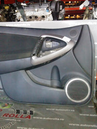 tapiterie usa stanga fata Toyota Rav 4, an 2008