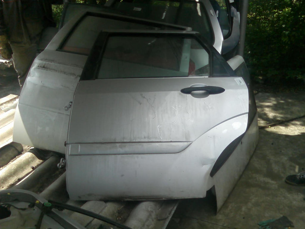 usa stanga spate completa Ford Focus 1
