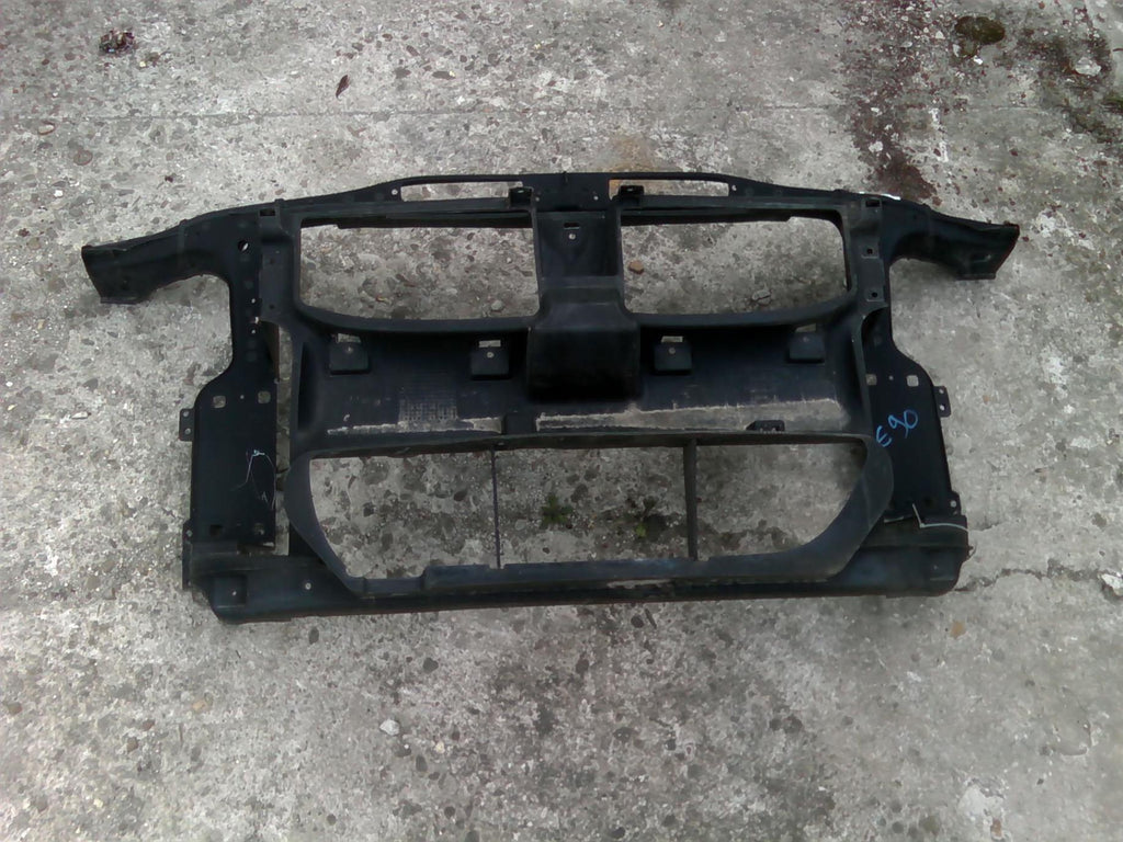 tragar fata BMW E90