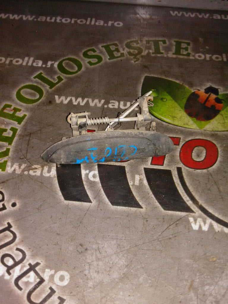 Maner exterior usa stanga fata Renault Clio II