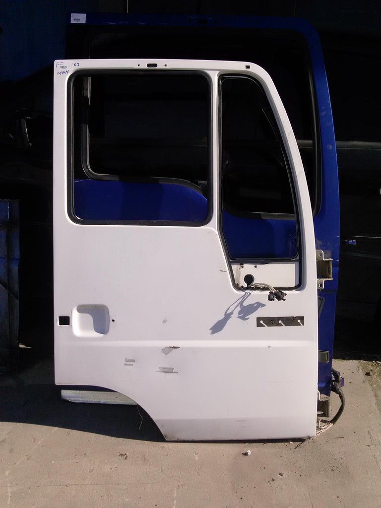 Usa dreapta MAN 8163