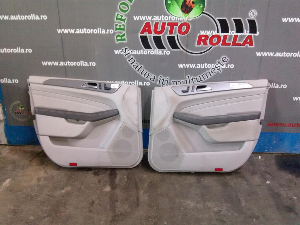 Tapiterie usa stanga fata Mercedes ML an 2014