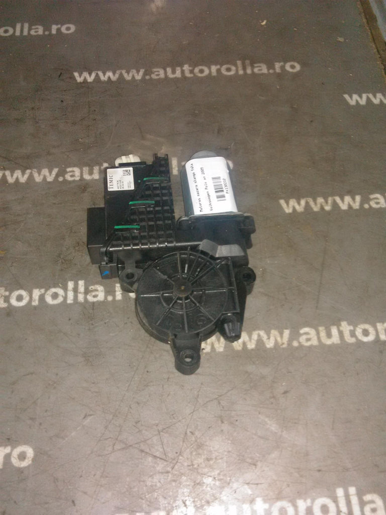 Motoras macara stanga fata Volkswagen Polo an 2005