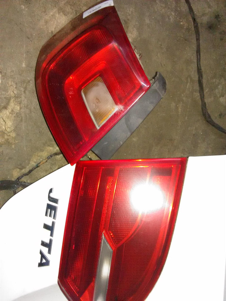Stop stanga Volkswagen Jetta an 2015