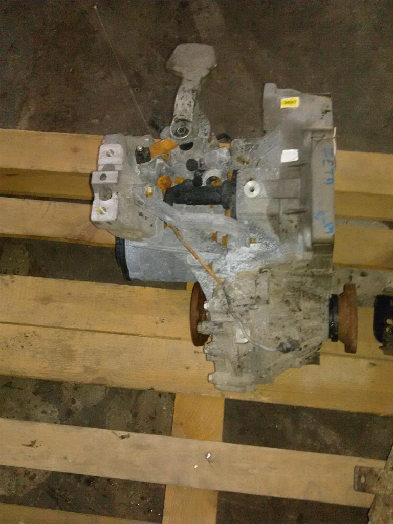 Cutie viteze Volkswagen Jetta 1.6d an 2015