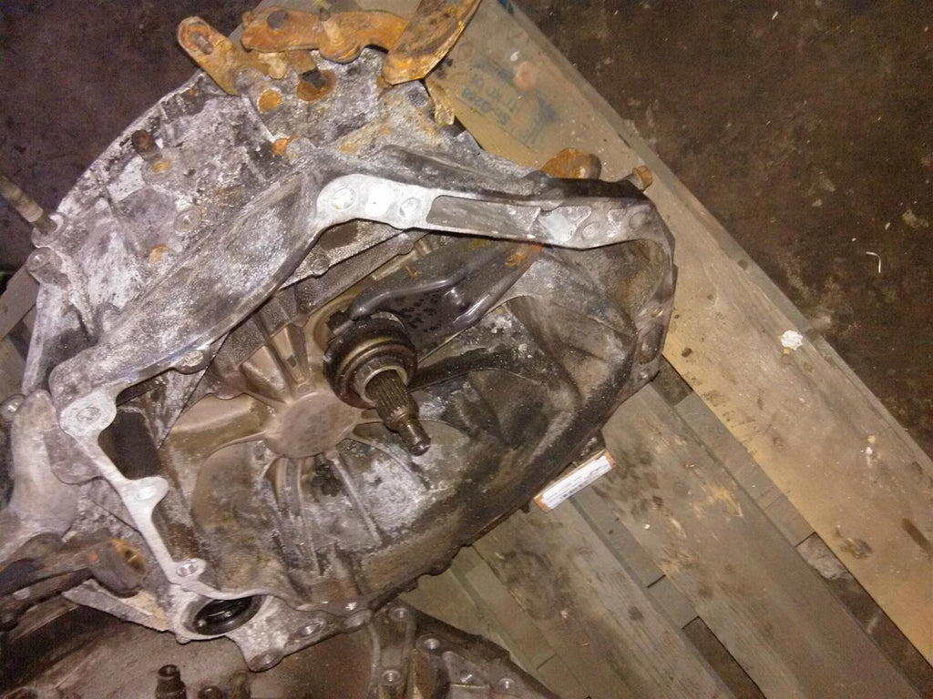 Cutie viteze arsa Volkswagen Jetta an 2015