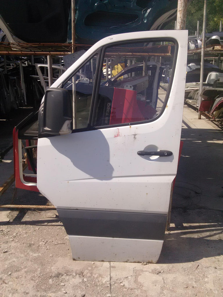 Usa stanga fata Mercedes Sprinter 2.2d,an 2009