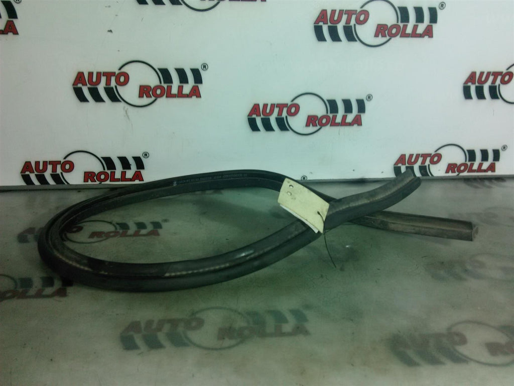 Cheder grila parbriz Skoda Octavia 2 an 2011