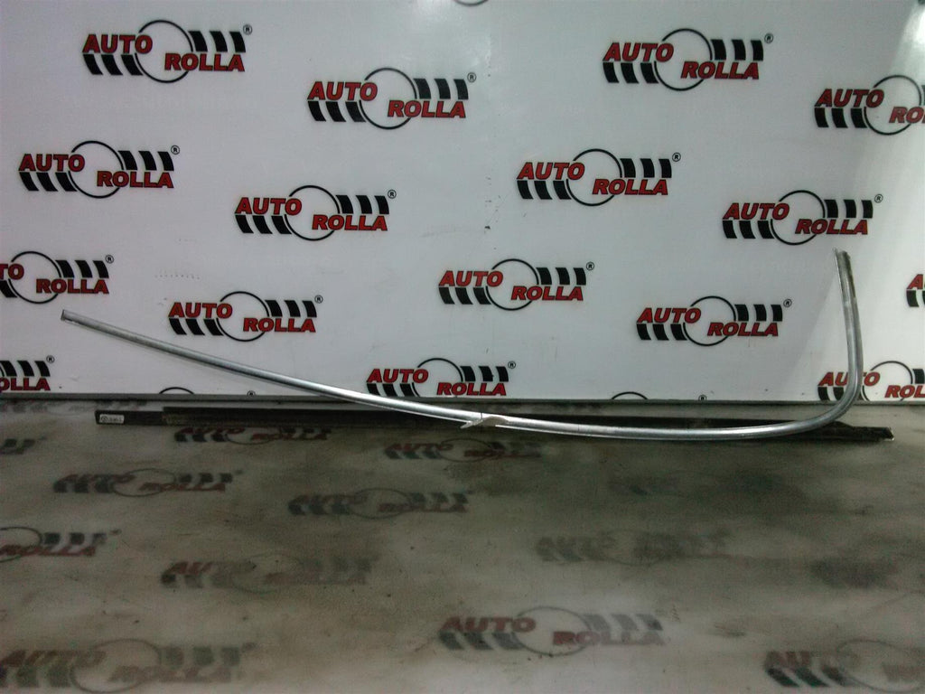 Trimuri rama geam Volkswagen Passat B7 an 2011