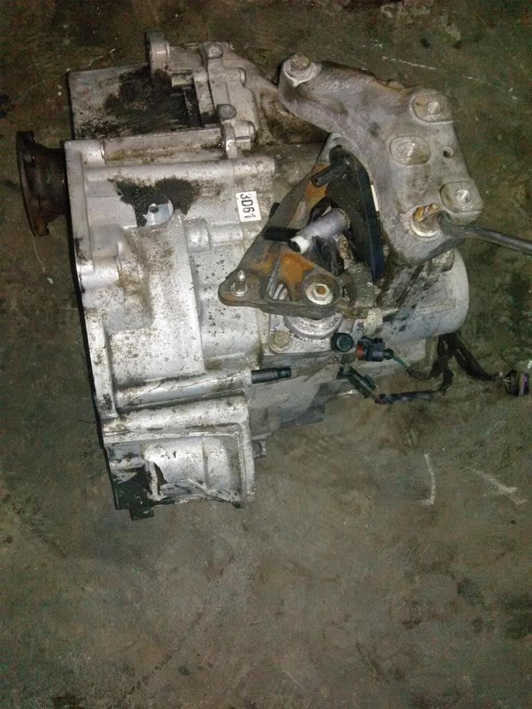 Cutie de viteze sparta Volkswagen Passat B7 2.0D an 2011