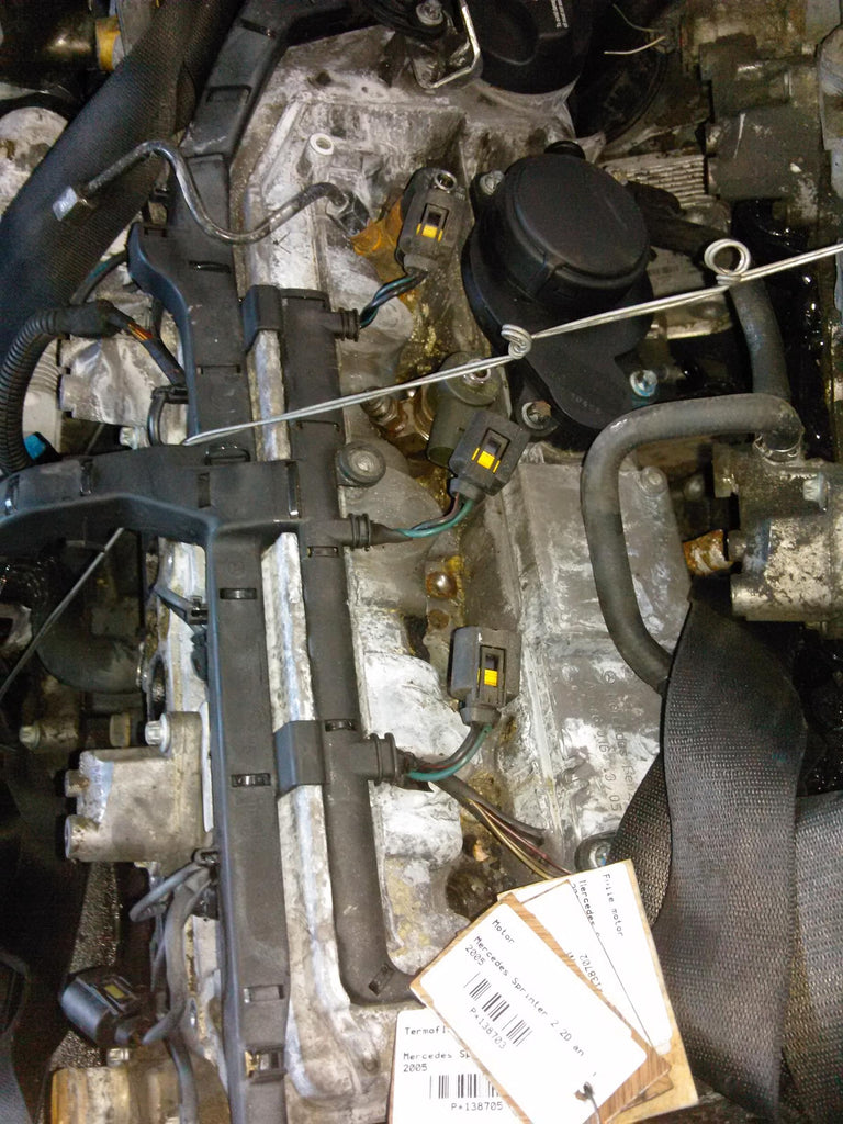 Injectoare 2 bucati Mercedes Sprinter 2.2D an 2005