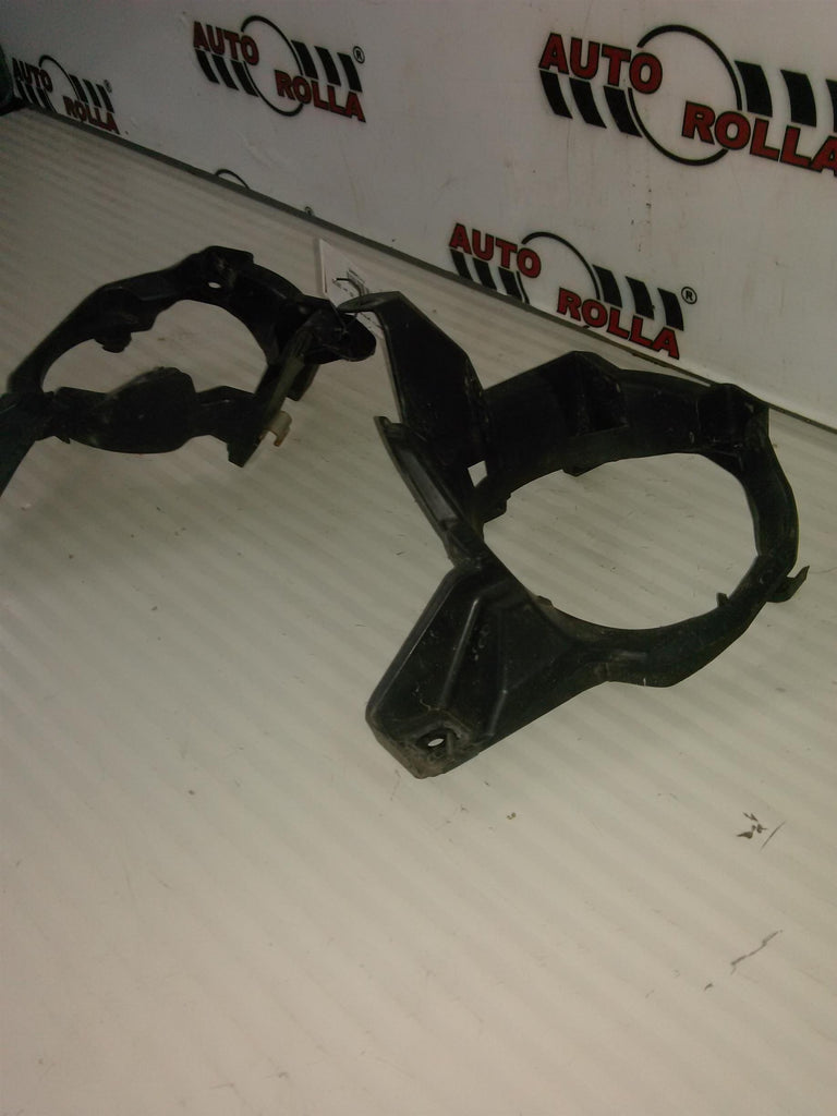 Suporti proiectoare Toyota Rav 4 2.2D an 2015