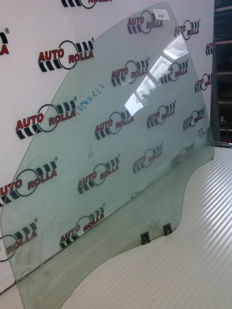 Geam stanga fata Dacia Logan an 2005
