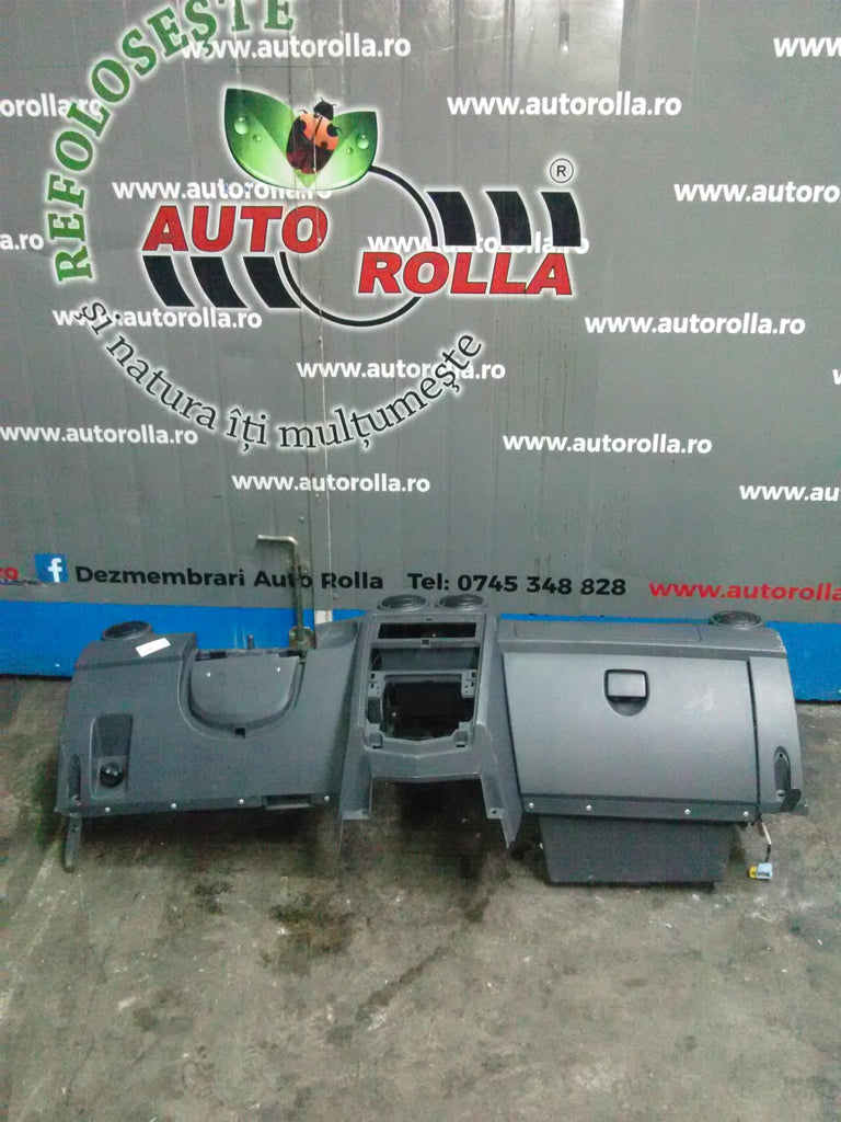 Plansa bord Dacia Logan MCV 1.5dCi an 2008