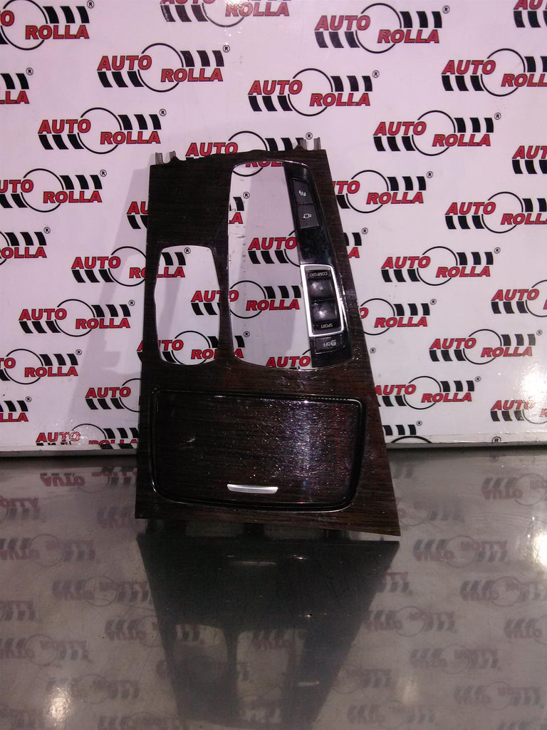 Ornament consola centrala BMW F01 740D, an 2009