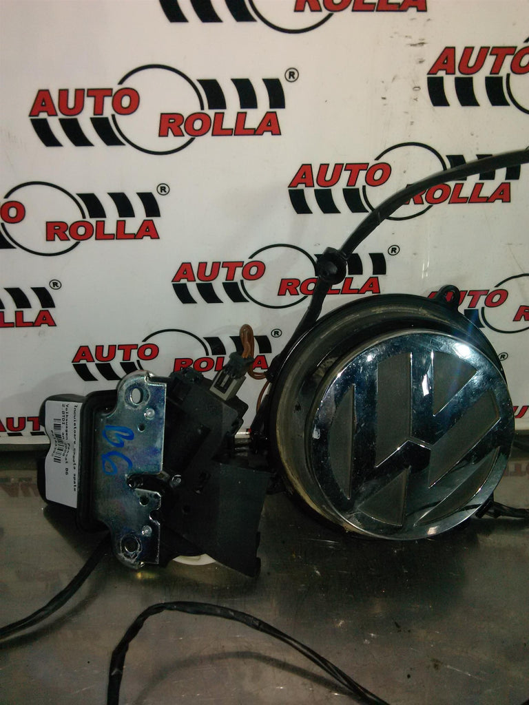 Incuietoare capota spate Volkswagen Passat B6 2.0TDI, an 2008