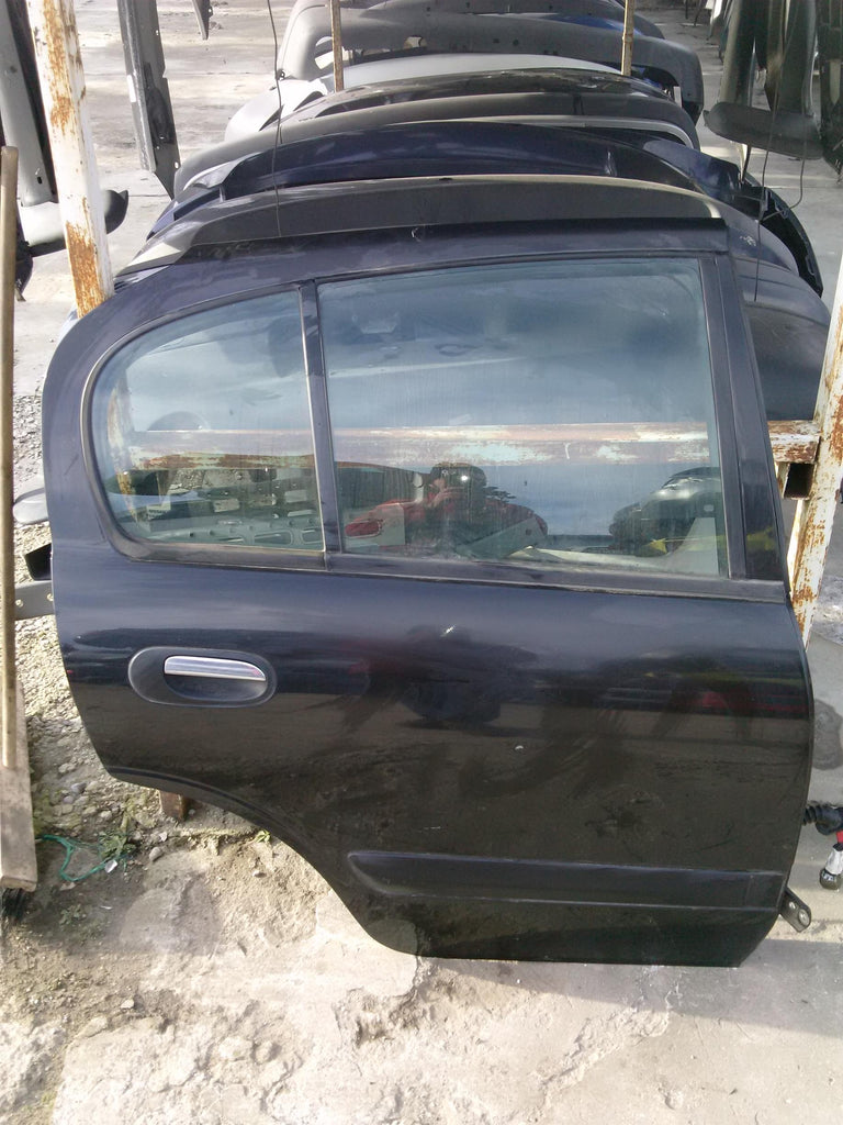 Usa dreapta spate completa Nissan Almera 1.5S, an 2004