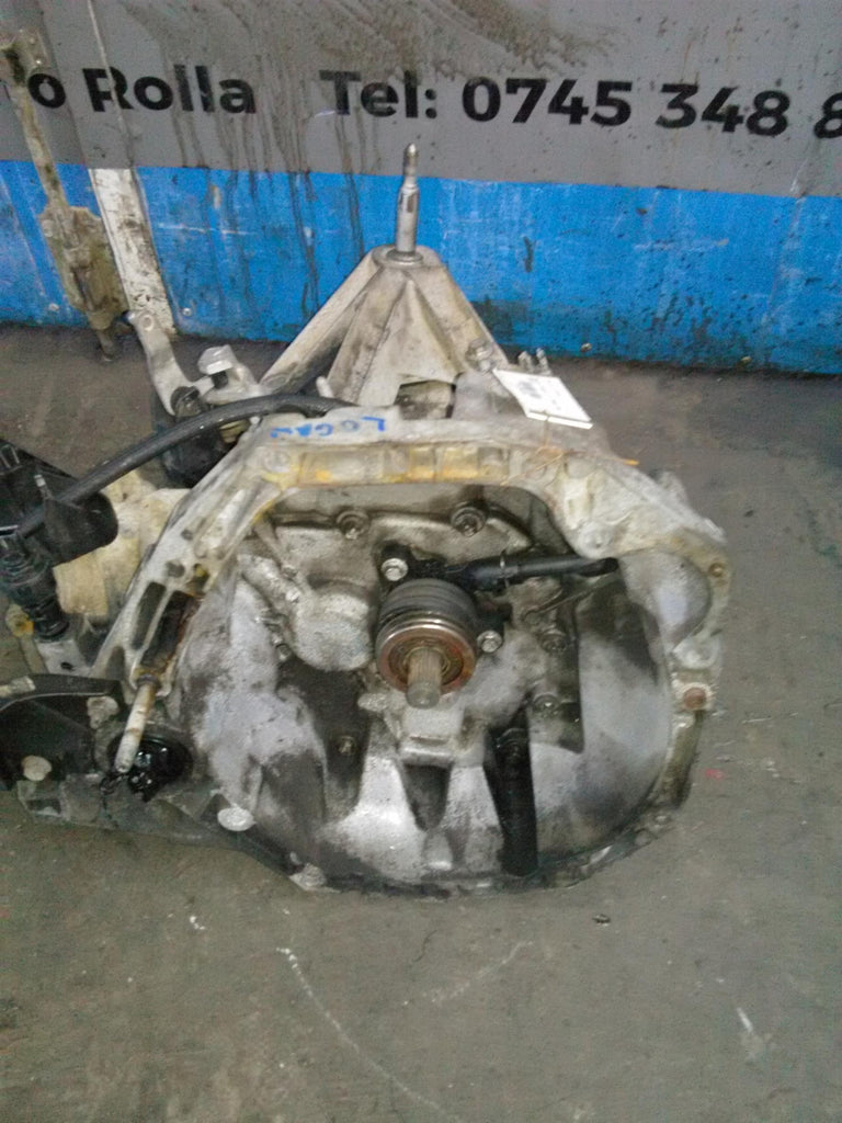 Cutie viteze Dacia Logan 2 1.5DCI AN 2012