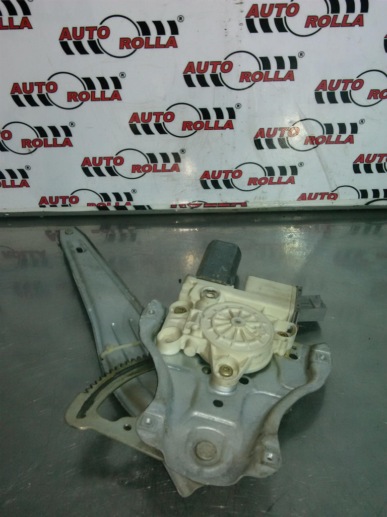 Macara +motoras dreapta spate Toyota Avensis an 2006