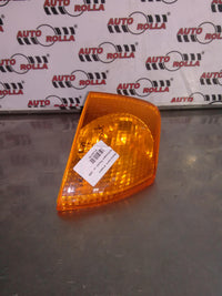 Semnalizare dreapta Volkswagen Passat an 1996