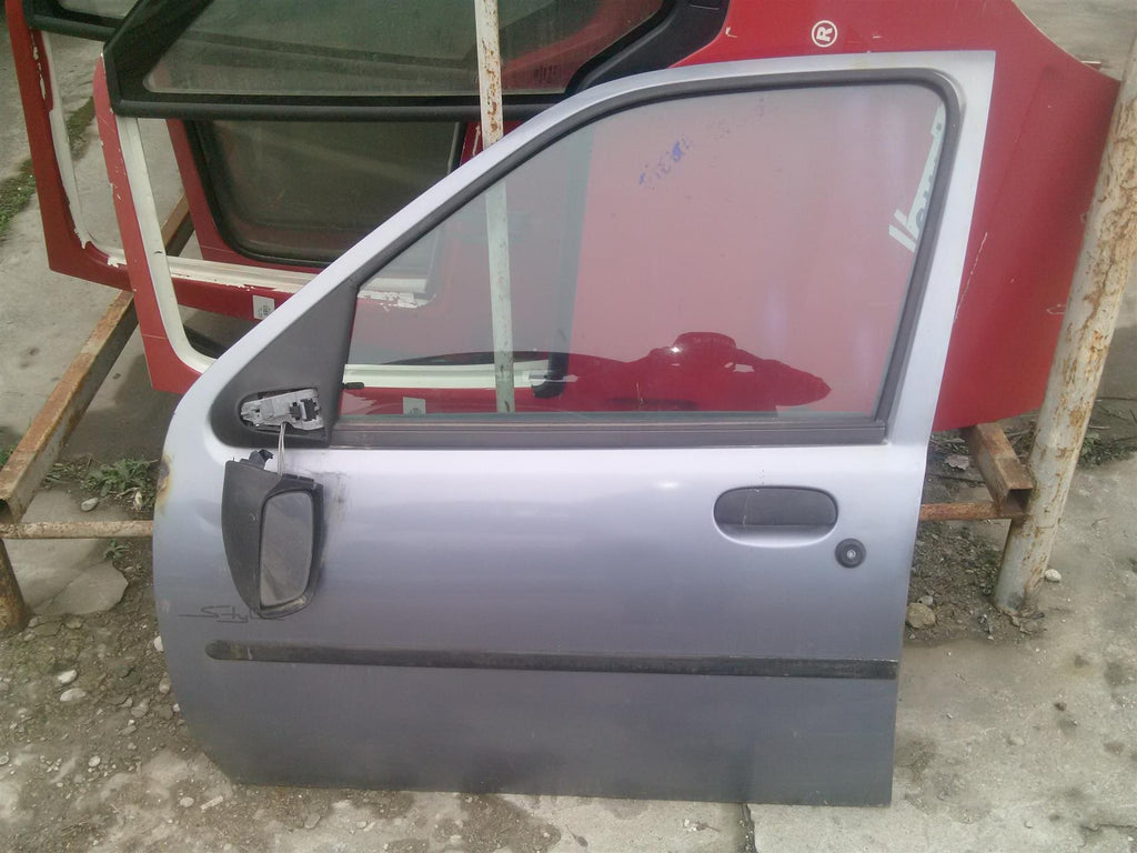 Usa stanga fata Ford Fiesta an 2010