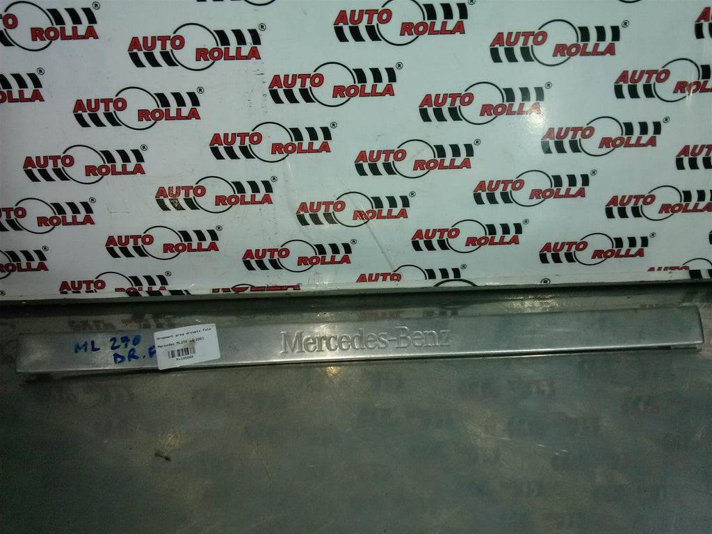 Ornament prag dreapta fata Mercedes ML270 an 2003