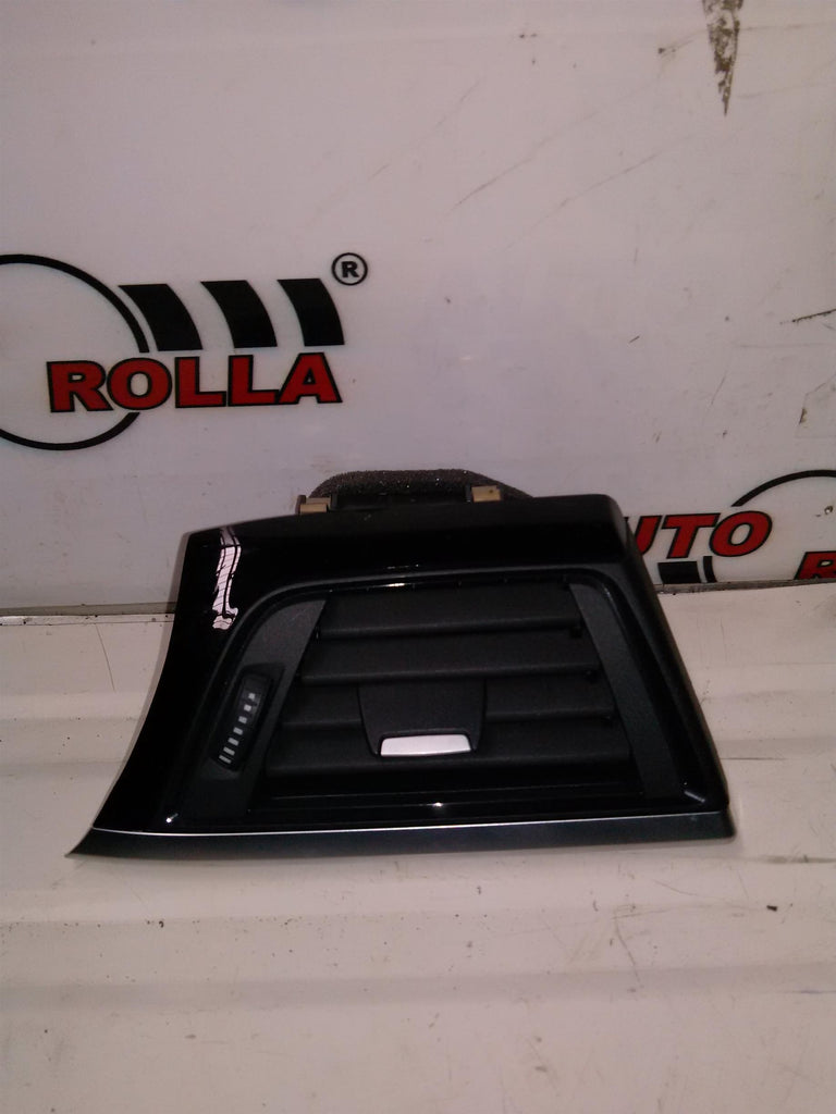 Grila aerisire aer dreapta BMW F30, 2.0D XDrive, an 2014