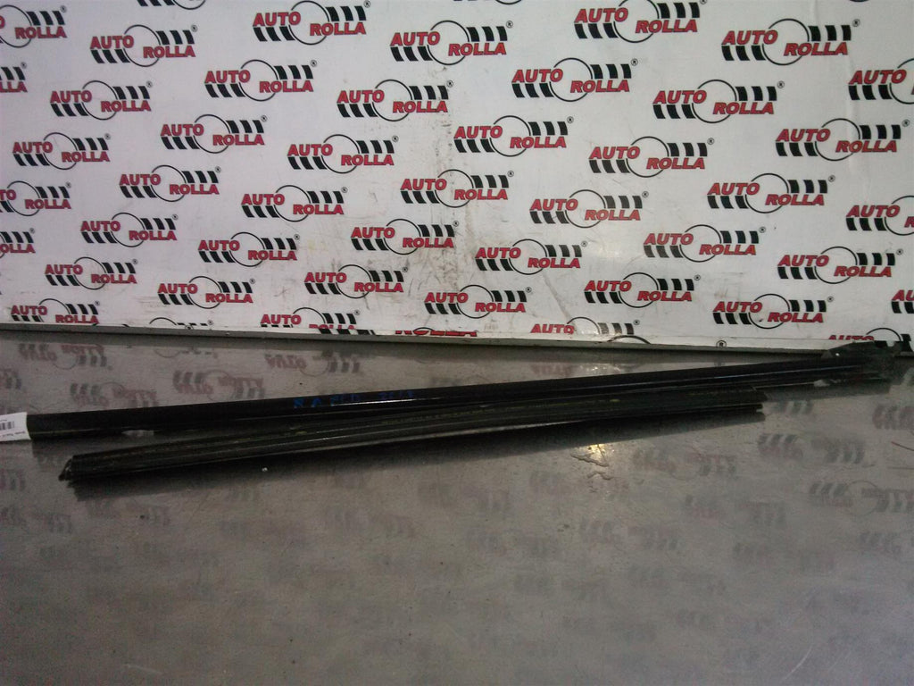 Chedere geam stanga spate Skoda Rapid an 2018