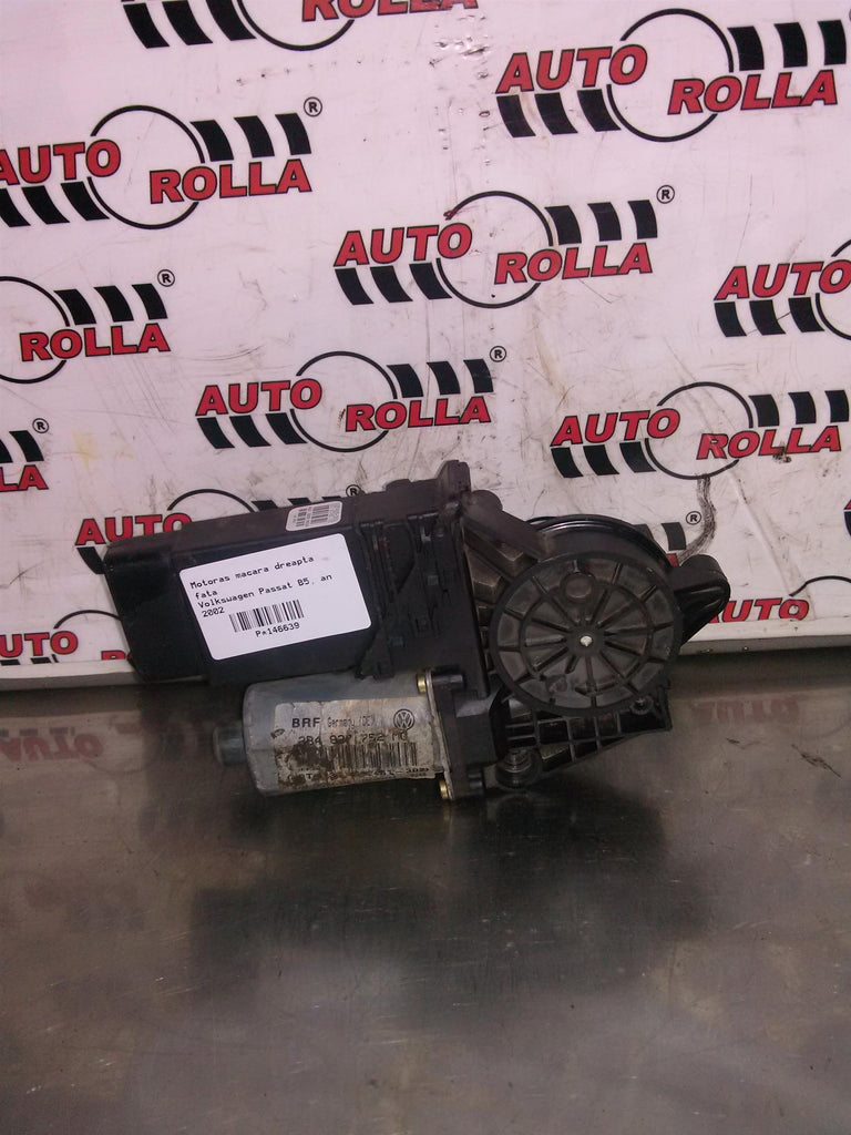 Motoras macara dreapta fata Volkswagen Passat B5, an 2002