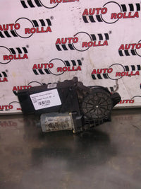 Motoras macara dreapta fata Volkswagen Passat B5, an 2002