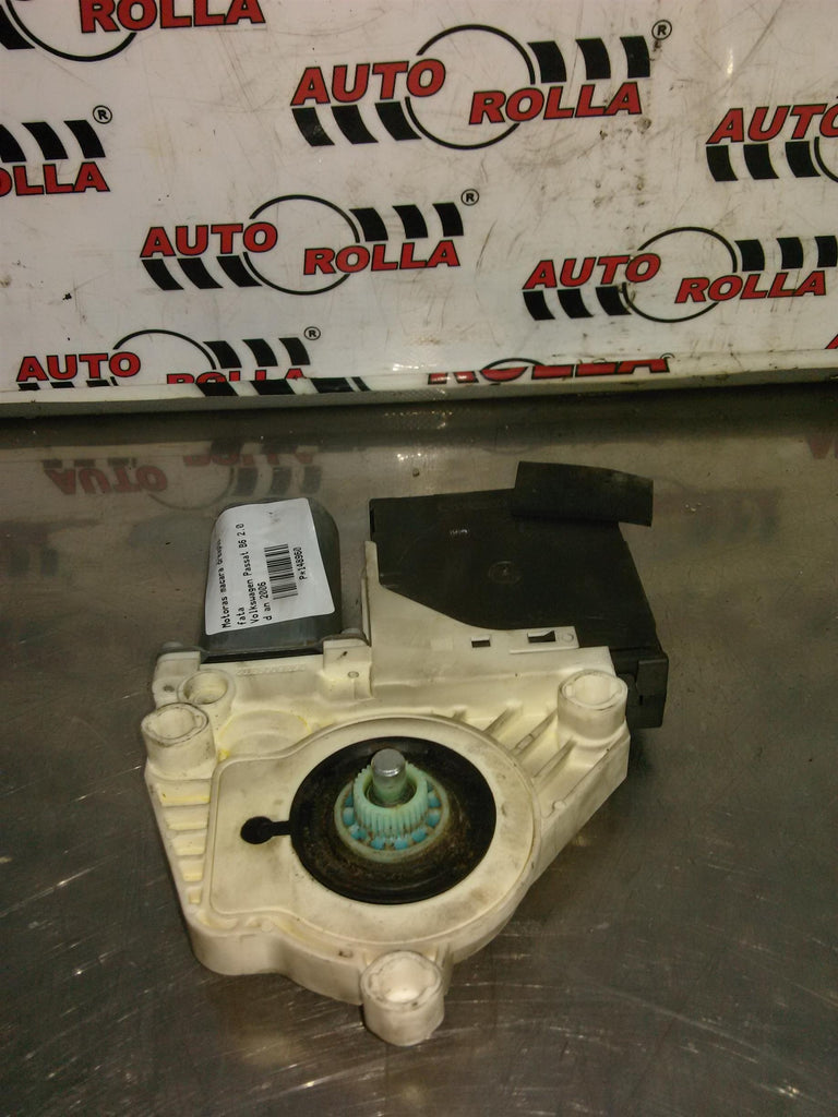 Motoras macara dreapta fata Volkswagen Passat B6 2.0 d an 2006