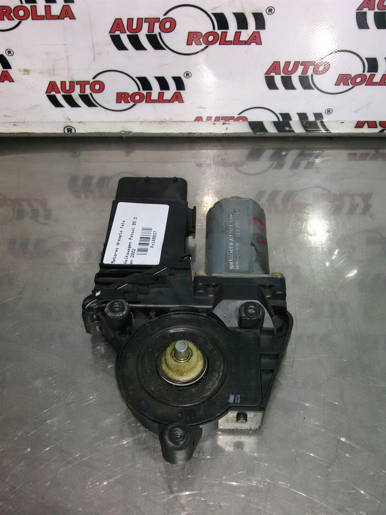 Motoras dreapta fata Volkswagen Passat B5.5, an 2002