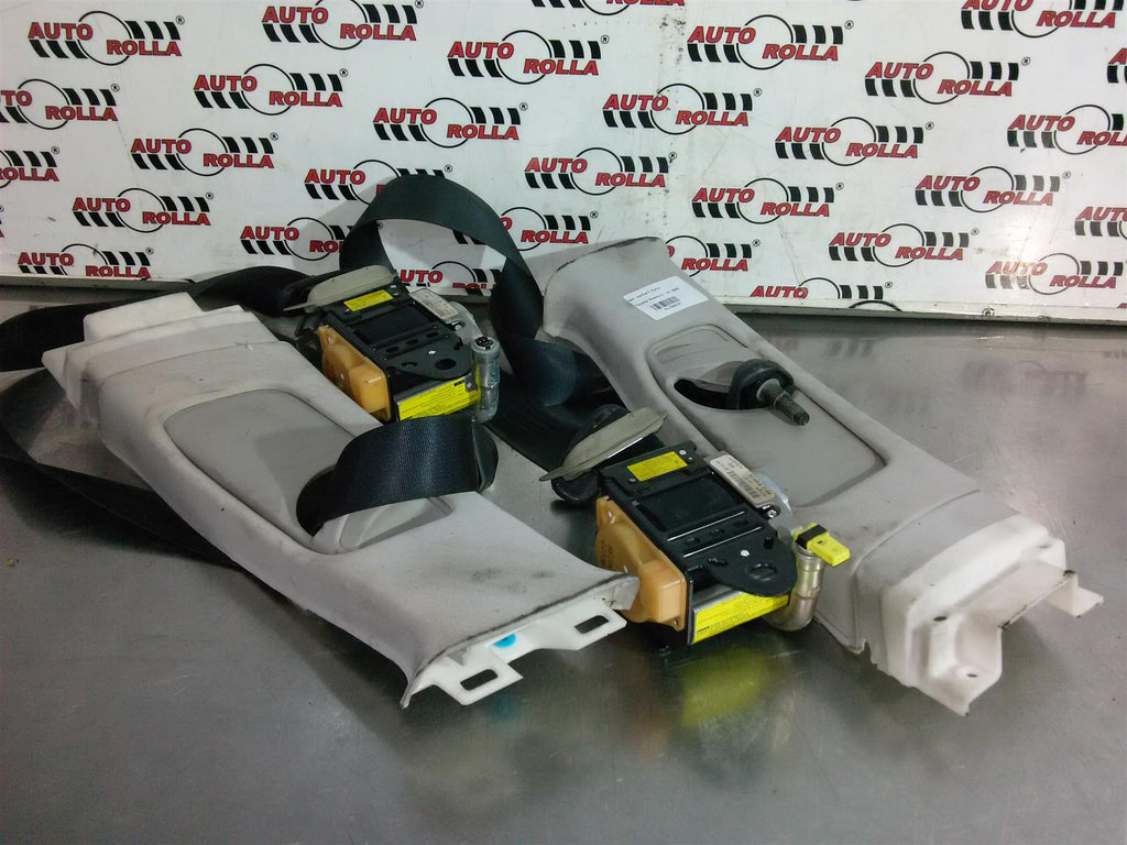 Set centuri fata Toyota Avensis, an 2005