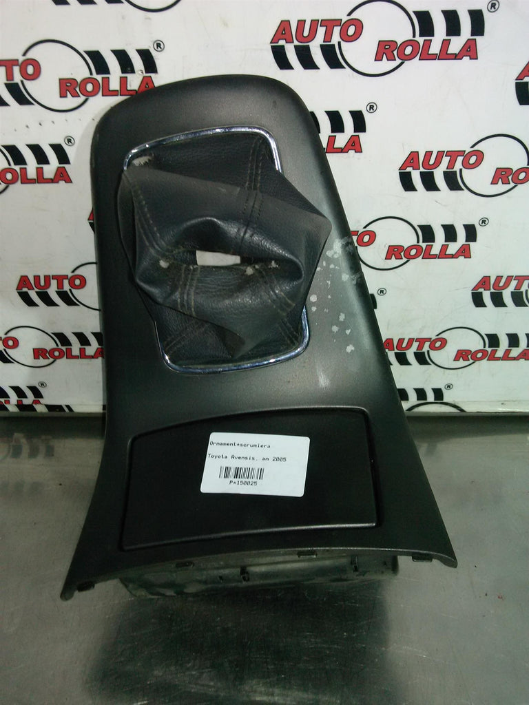 Ornament+scrumiera Toyota Avensis, an 2005