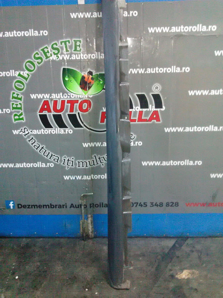 Prag ornament stanga fata Toyota Avensis, an 2005