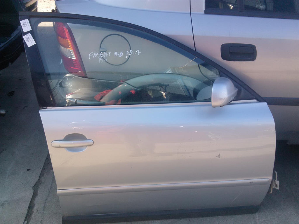 Oglinda dreapta fata Volkswagen Passat B5 1.9 tdi, an 2002