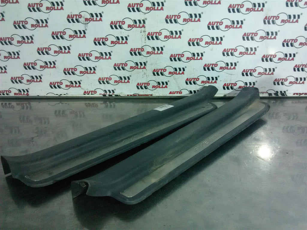 Bandou prag Toyota Avensis 1.8S, an 2006