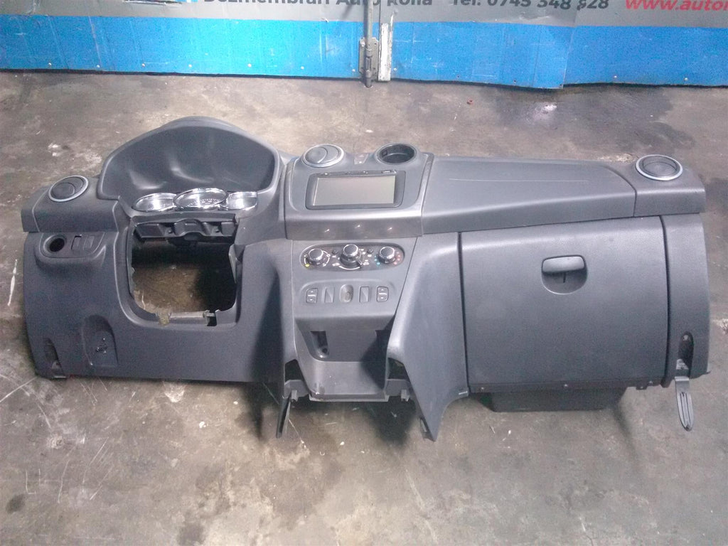 Torpedou Dacia Logan 1.2S, an 2015