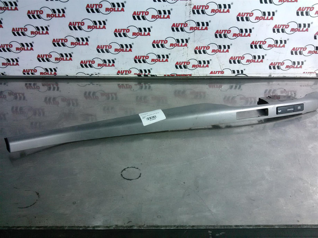 Trim bord Toyota Avensis 2.0 d an 2007