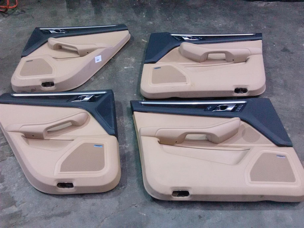 Set tapiterii usa Porche Macan