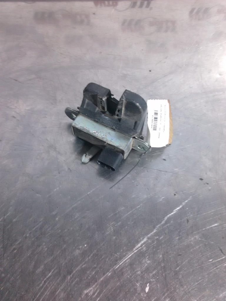 Incuietoare capota Skoda Fabia 2, an 2008